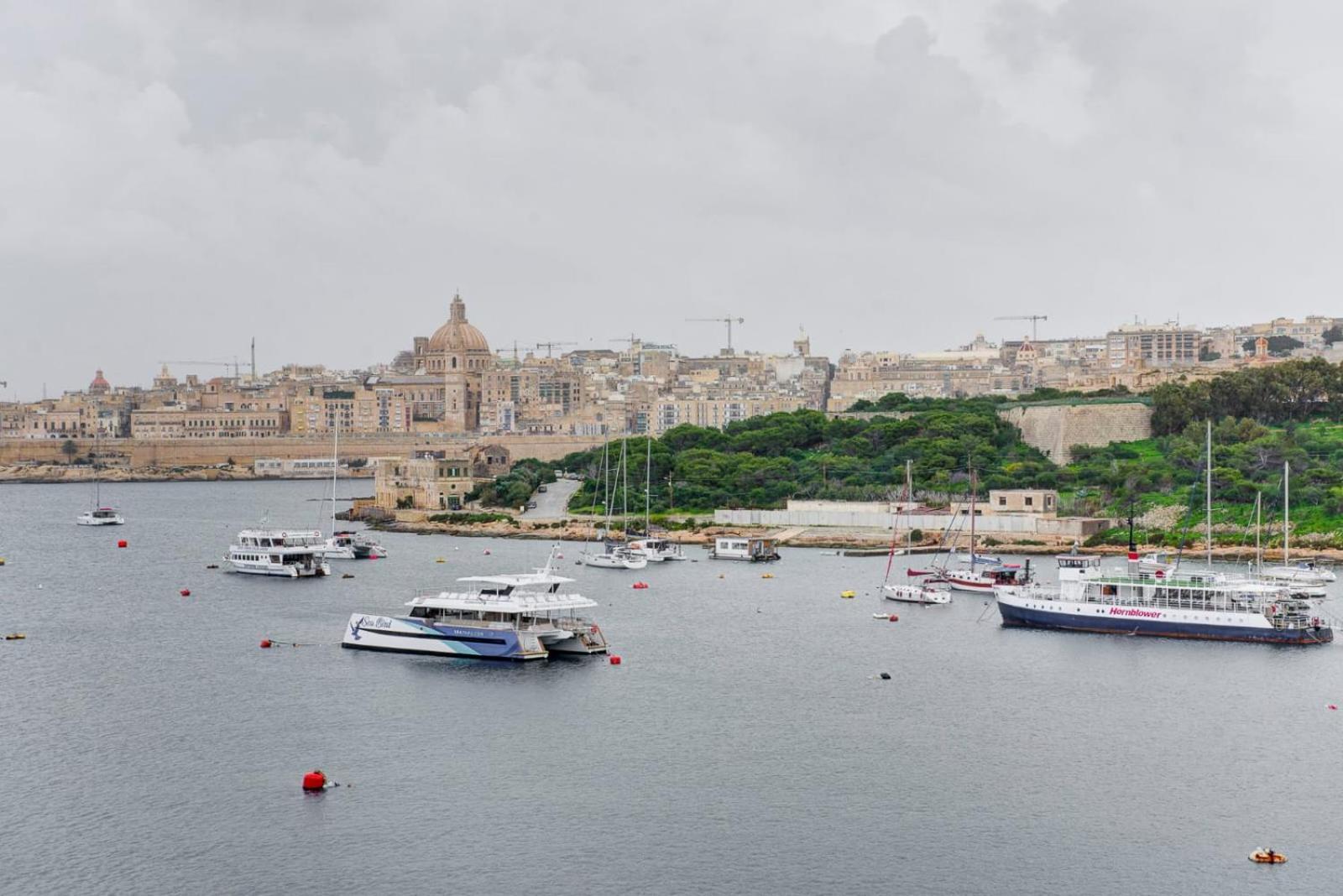 3bdr Flat With Seaview And Jacuzzi * Sliema